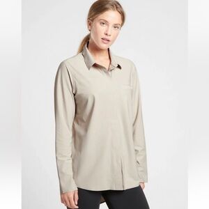Athleta Urbanite long sleeve shirt M